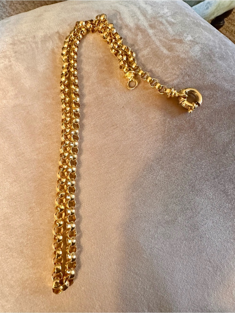 Vintage John River Rollo chain with a decorative round large clasp
